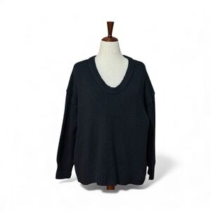 Free People Classic Black V-Neck Sweater Size XS